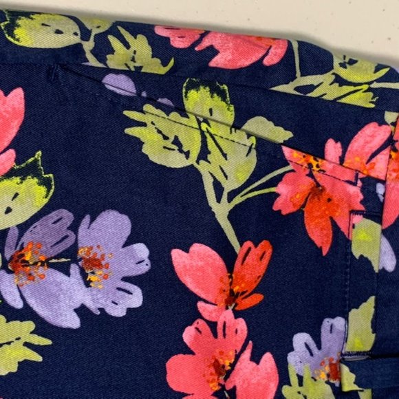 Land's End Mid Rise Floral Shorts size 6 - Picture 5 of 8